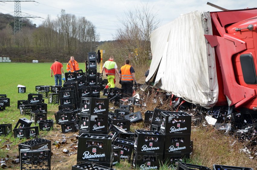 Bierlaster umgestuerzt A 3 Rich Frankfurt Hoehe AS Lohmar P060.JPG